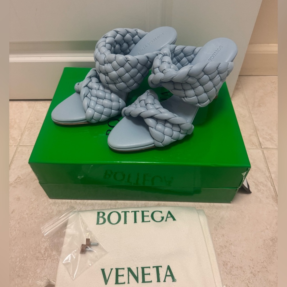 Bottega Veneta BV Curve Leather Sandal In blue $1650 Size 36.5